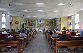 Paróquias da Arquidiocese voltam a ter missas com a presença de fieis